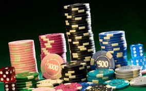 Filipino player enjoying 61jl11 live casino baccarat on a smartphone